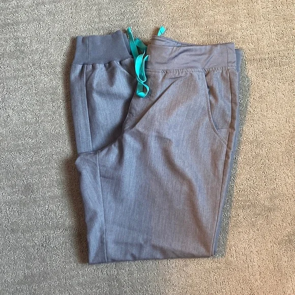 Figs Zamora joggers - Picture 1 of 5